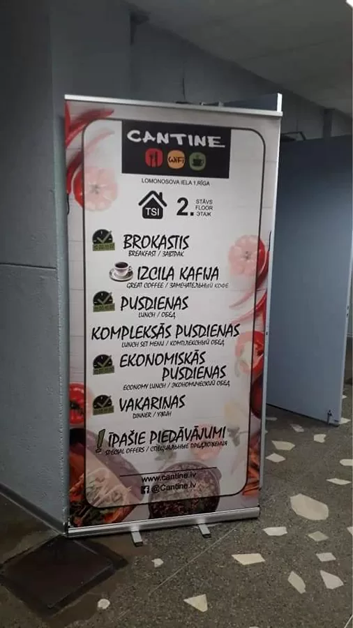Roll Up stends ar baneri